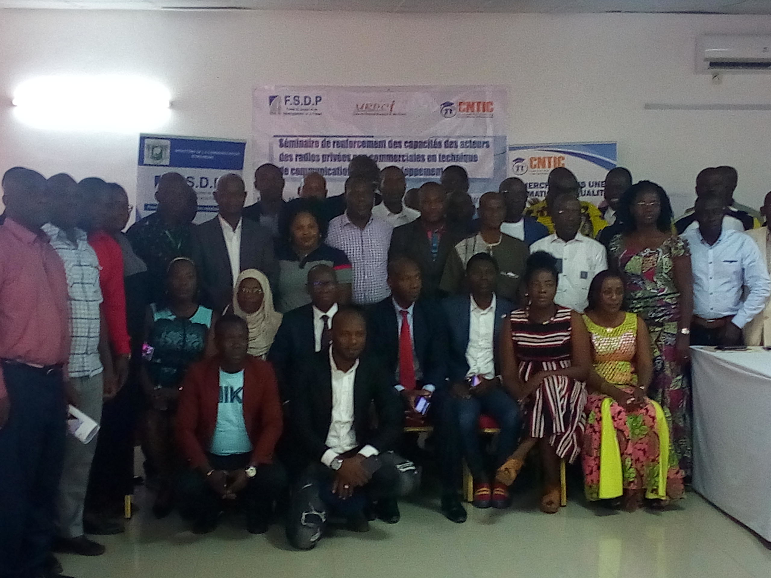 FORMATION/ LE FSDP ET CNTIC RENFORCENT A YAMOUSSOUKRO LES CAPACITÉS DE 40 RADIOS DE PROXIMITÉ EN TECHNIQUES DE COMMUNICATION POUR LE DÉVELOPPEMENT FORMATION/ LE FSDP ET CNTIC RENFORCENT A YAMOUSSOUKRO LES CAPACITÉS DE 40 RADIOS DE PROXIMITÉ EN TECHNIQUES DE COMMUNICATION POUR LE DÉVELOPPEMENT